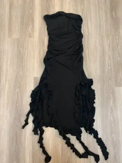 Musta röyhelö hame S-koko