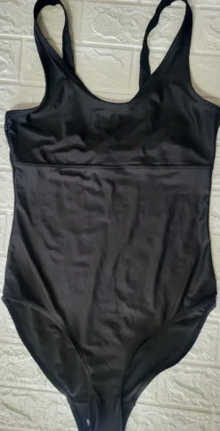Musta uimapuku koko 42.