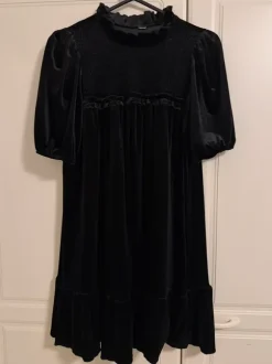 Musta velour-mekko, koko S