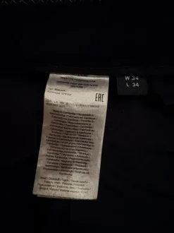 Mustat suorat housut