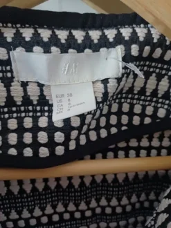 Mustavalkoinen jakku