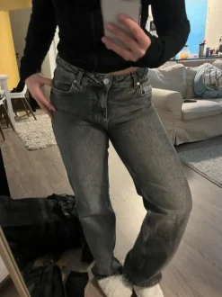 Myydään bik bokin farkut