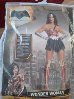 Naamiaisasu Batman sarjaa Ihmenainen