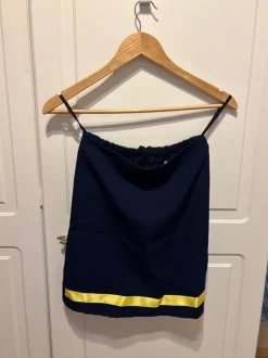 Naamiaisasu lentoemo