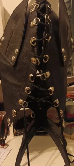 Nahkainen bondage koiramaski kuonokopalla