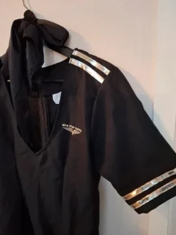 Naisen lentokapteeni naamiaisasu