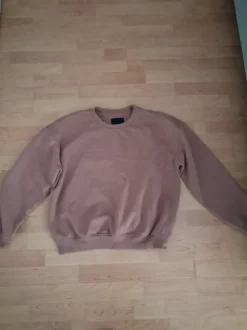 Naisten gollege paita