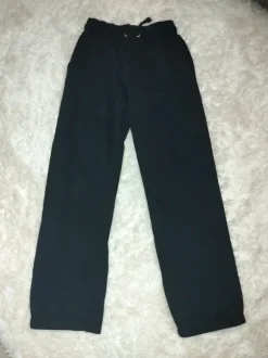 Naisten mustat collegehousut