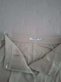 NA-KD uudet suora- ja leveälahkeiset housut