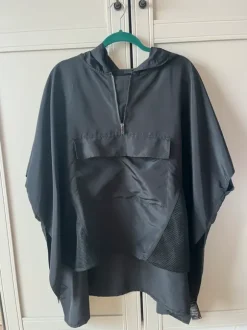 Narzutka przeciwdeszczowa