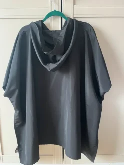 Narzutka przeciwdeszczowa