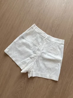 Nelly pellavashortsit