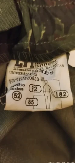 Neperšlampamos kamufliažinės kelnės