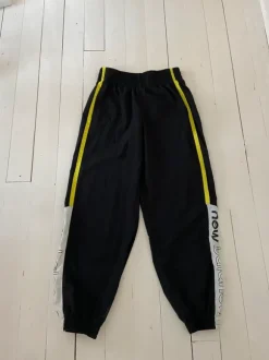 New balance tuulihousut