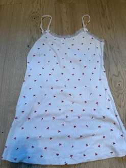 New Yorkerin yöpaita, koko M