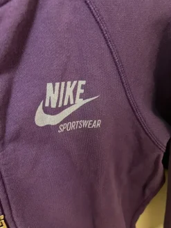 Nike huppari