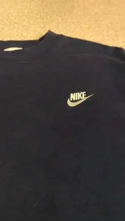 Nike huppari