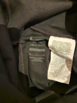 Nike äitiyslegginsit