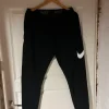 Nike Performance Pre-owned Verryttelyhousut - black