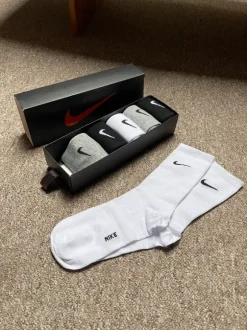 Nike Premium Socks 6 Pairs Like New One Size