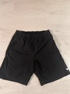 Nike pyöräilyshortsit