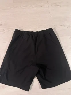 Nike pyöräilyshortsit