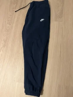 Nike Sportswear Cuffed pants