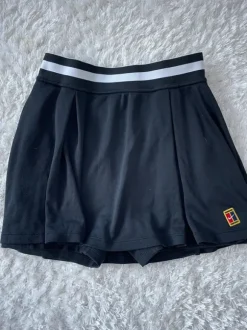 Nike tennis skirt size S