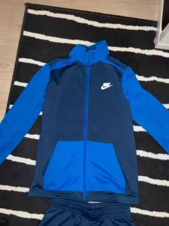 Nike verryytely puku