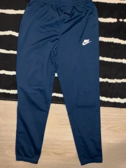 Nike verryytely puku