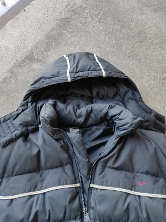 Nike vintage 00s puffer jacket