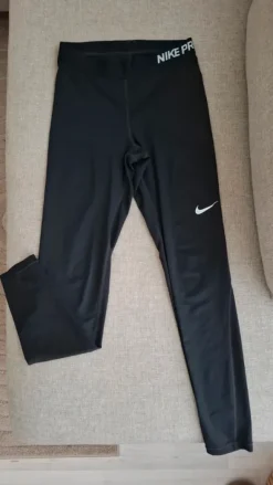 Niken urheilutrikoot