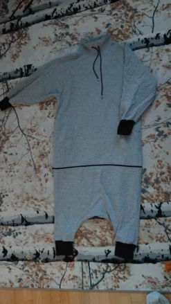 Novita aikuisten jumpsuit / haalari