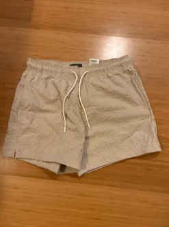 Nye badeshorts fra H&M