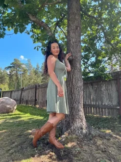 Oliivinvihreä kesämekko