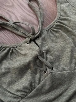 Oliivinvihreä kesämekko