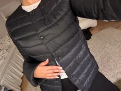 Only musta kevyttoppatakki koko S