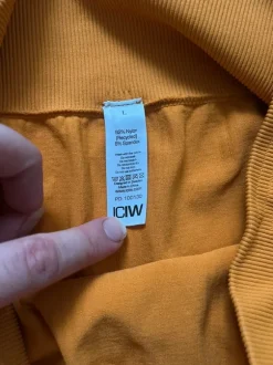 Oranssit ICIW legginsit