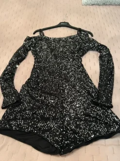 Paljetti shortsipuku