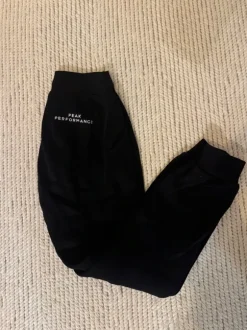 peak Performance housut