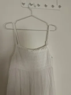 Pellavainen kesämekko