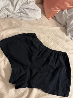 Pellavasekoite shortsit