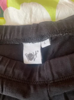 Pitsi lahkeiset shortsit