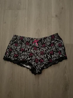 Playboy yökkärishortsit
