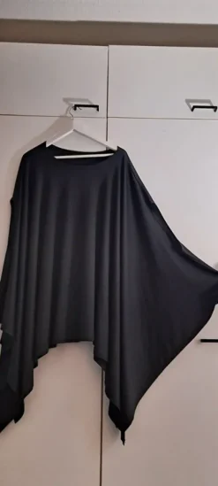 Poncho-mallinen viitta