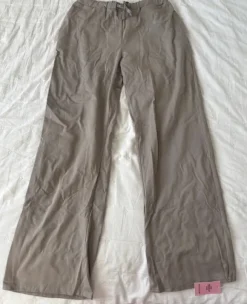 PrettyLittleThing olohousut