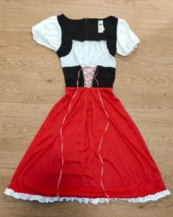 Punahilkka naamiaisasu