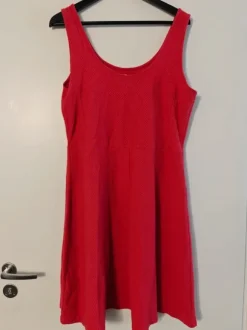 Punainen mekko