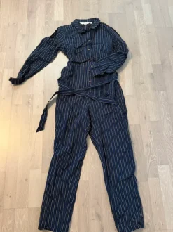 Puuvillainen haalari