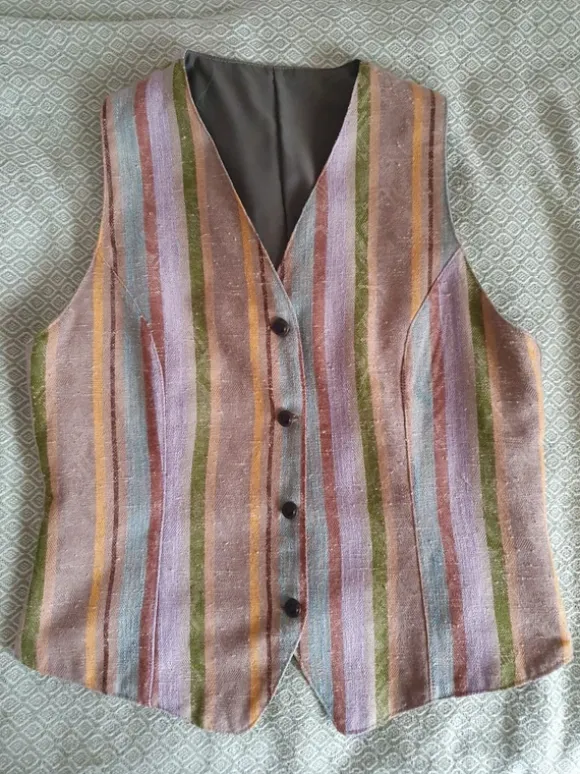 Raidallinen vintageliivi